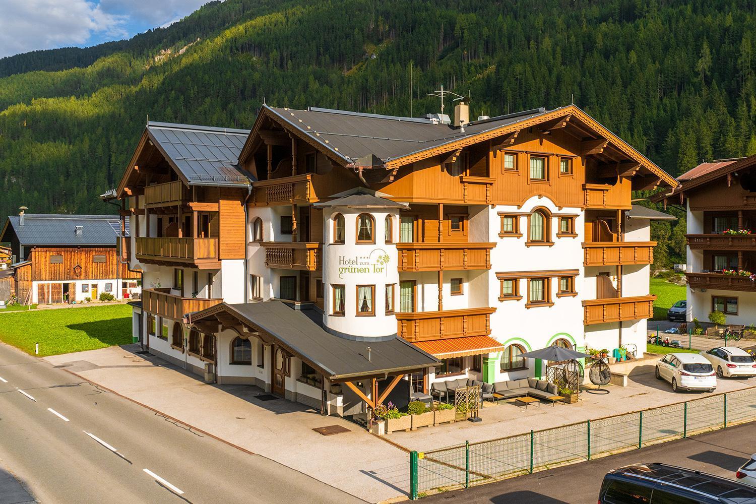 Hotel Zum Gruenen Tor Tux Zewnętrze zdjęcie