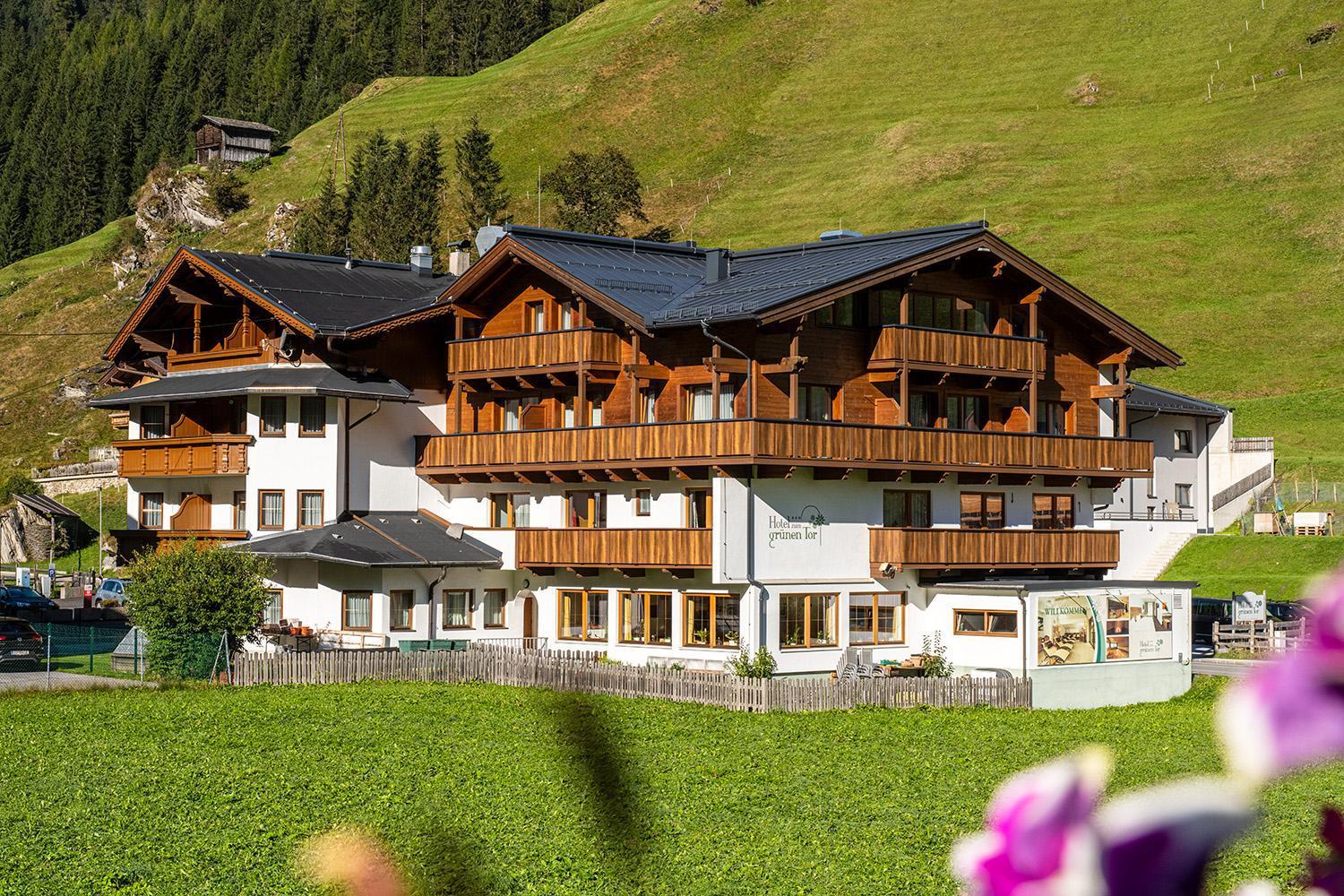 Hotel Zum Gruenen Tor Tux Zewnętrze zdjęcie