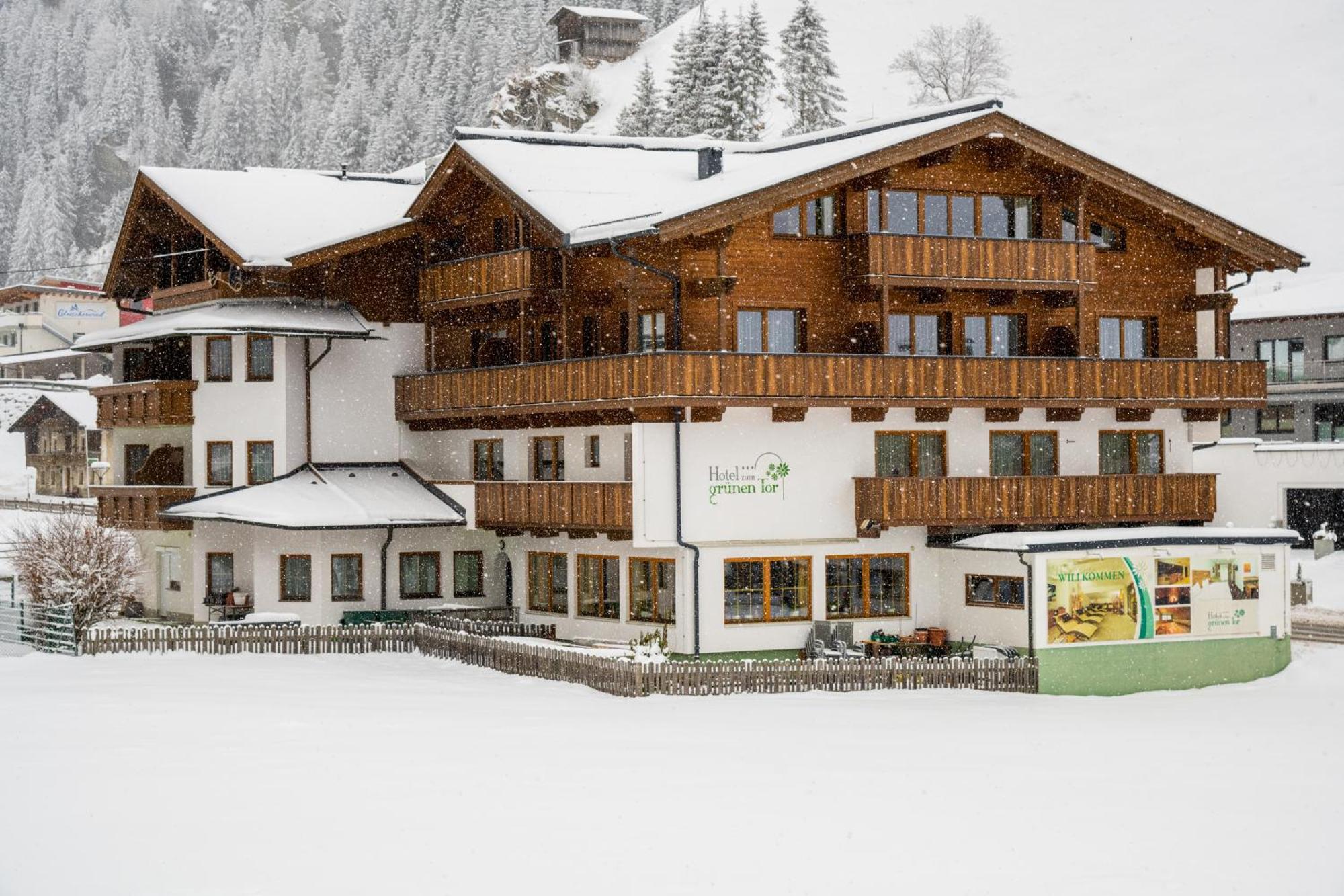 Hotel Zum Gruenen Tor Tux Zewnętrze zdjęcie