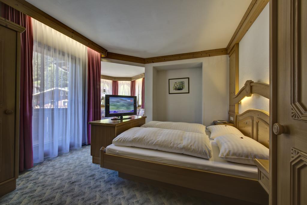 Hotel Zum Gruenen Tor Tux Zewnętrze zdjęcie