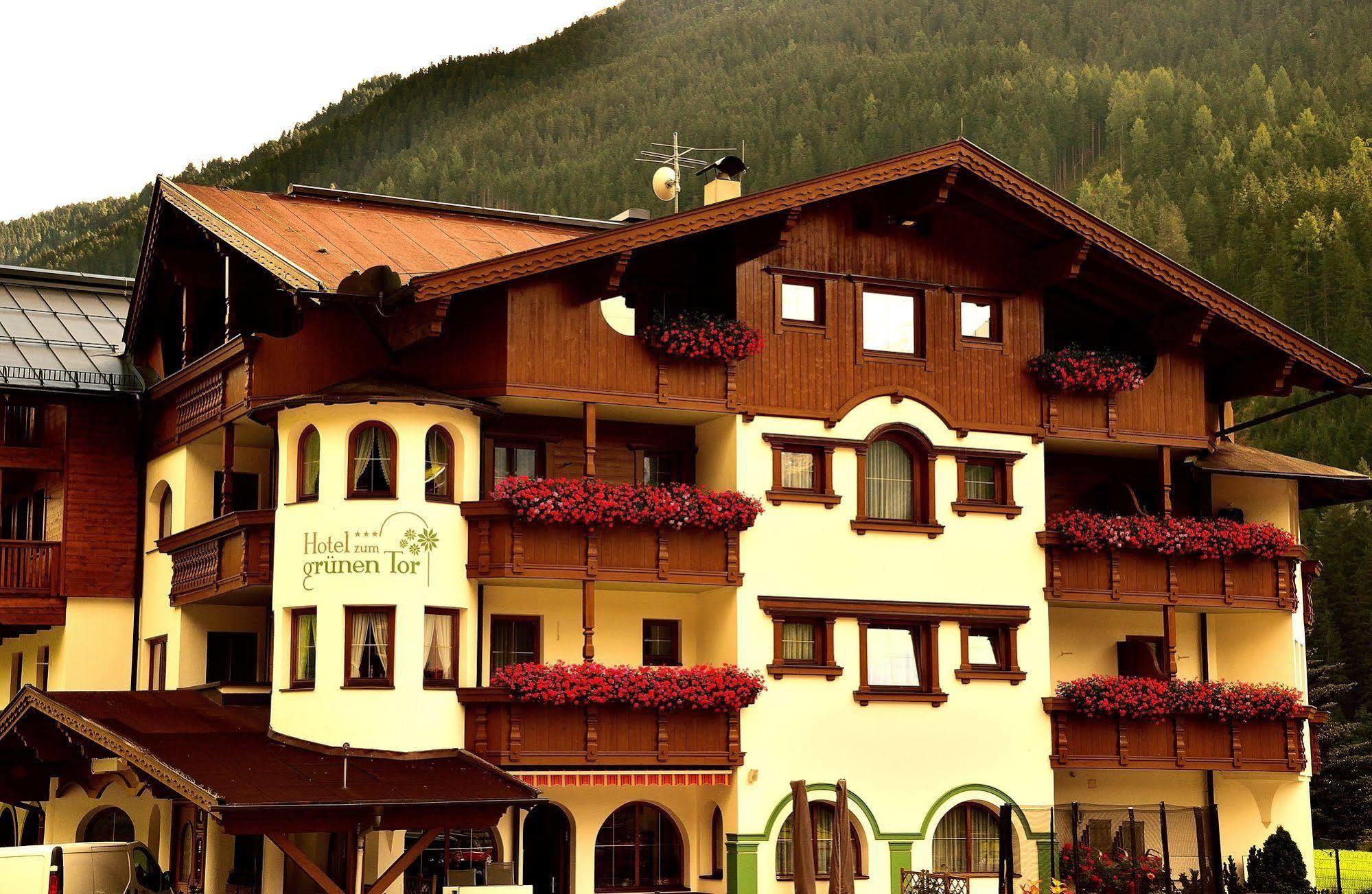 Hotel Zum Gruenen Tor Tux Zewnętrze zdjęcie